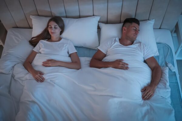 Ce saltea 160x200 alegi dacă unul dintre parteneri se mișcă mult în timpul nopții